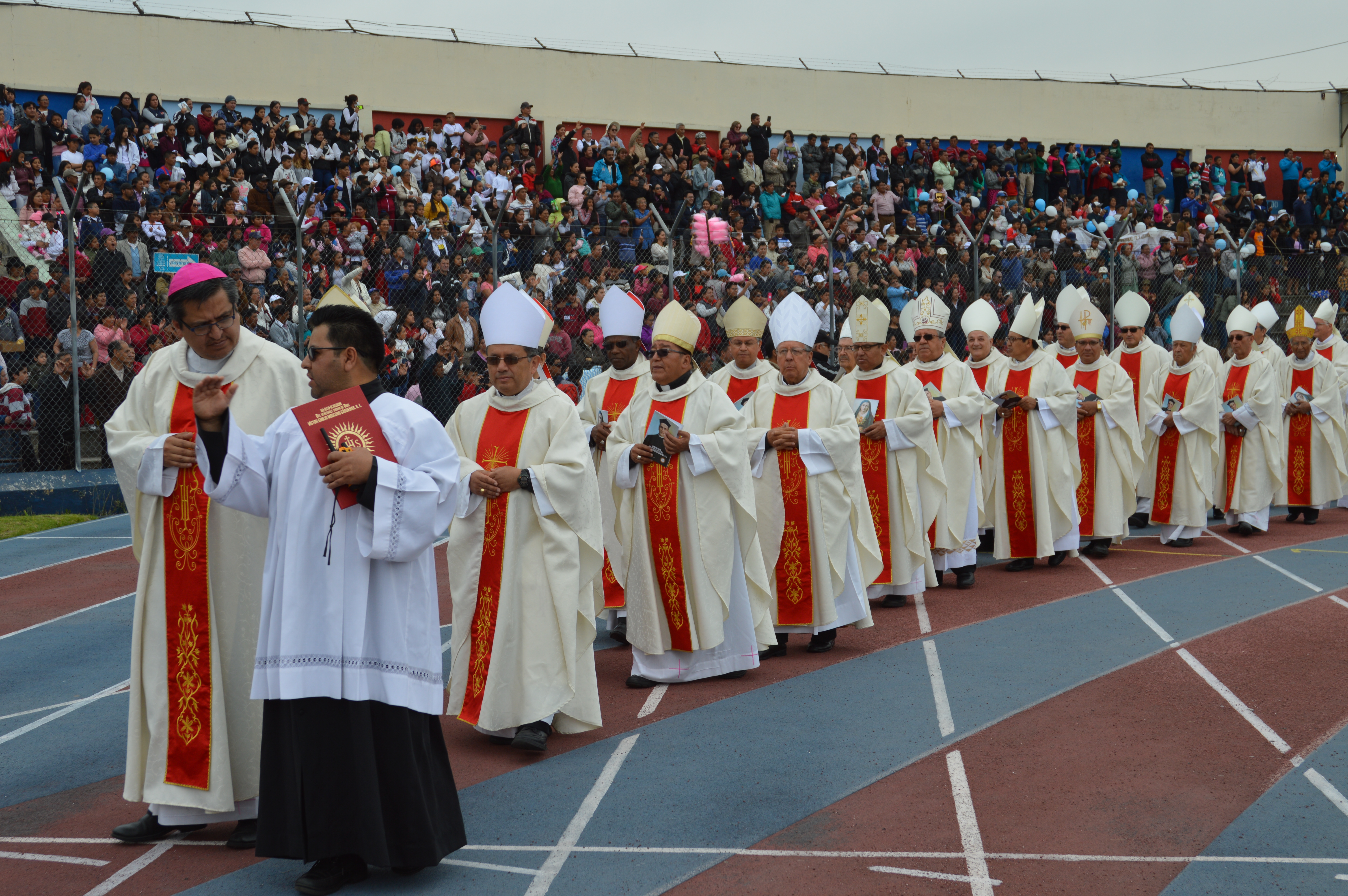 El Papa Francisco nombró a Mons. Vicente Saeteros Sierra como Obispo de Machala