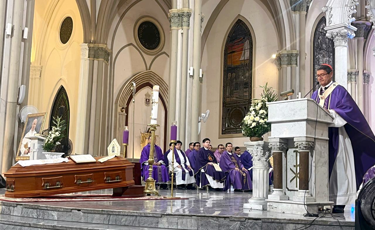 Último Adiós a Monseñor Antonio Arregui, Arzobispo Emérito de Guayaquil Último Adiós a Monseñor Antonio Arregui, Arzobispo Emérito de Guayaquil