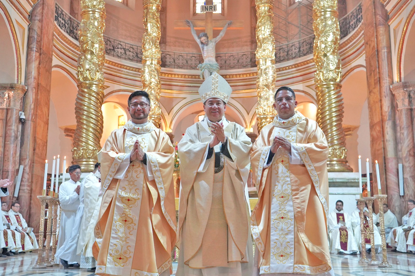 La Arquidiócesis de Cuenca cuenta con dos nuevos sacerdotes La Arquidiócesis de Cuenca cuenta con dos nuevos sacerdotes