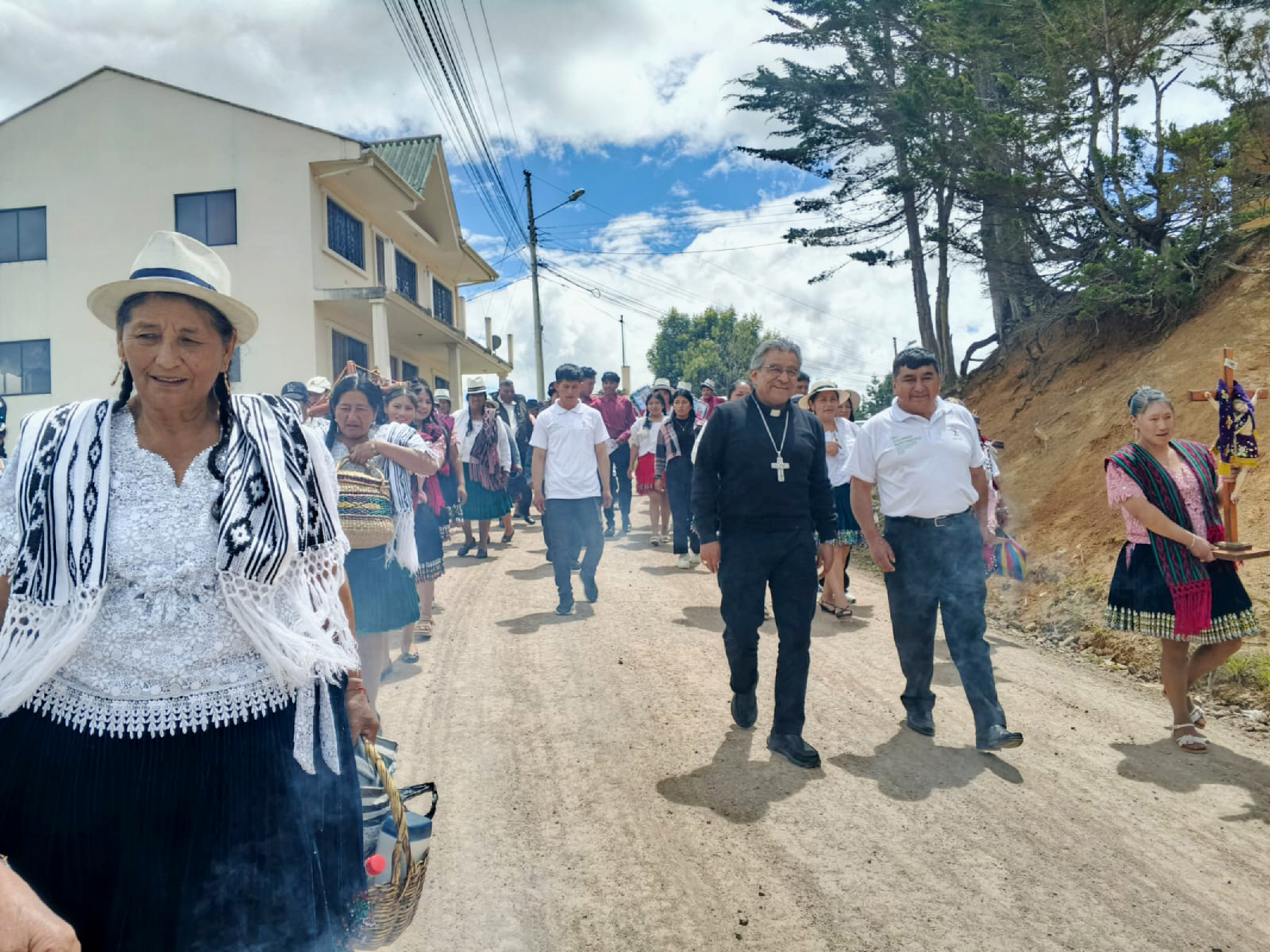 Mons. Fernando Ortega, concluyó visita pastoral a la Vicaría San Luis Mons. Fernando Ortega, concluyó visita pastoral a la Vicaría San Luis